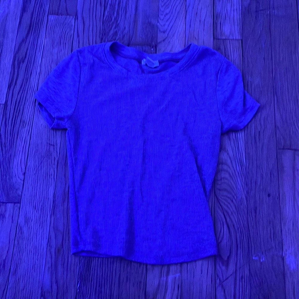 Woman’s T-shirt, grey, size small
